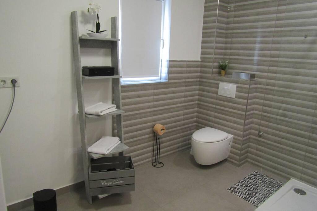 Apartman Megi & Studio Apartman Tomi - Self Check In Krapina Exterior foto